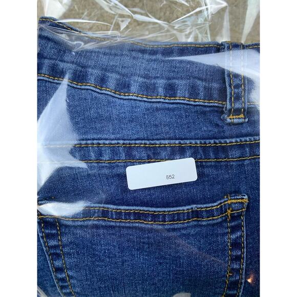 Rue21 Cropped Jeans Women's Size 3 / 4 REG Blue Distressed #652 - Picture 13 of 13